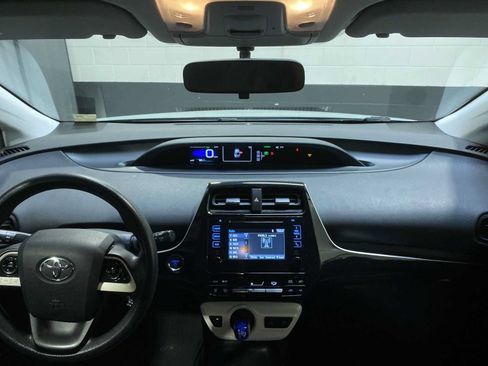 Used 2016 Toyota Prius Two FWD image 10