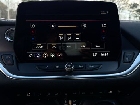 New 2026 Chevrolet Blazer LT FWD image 25