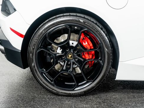 Used 2018 Lamborghini Huracan LP 580-2 image 10