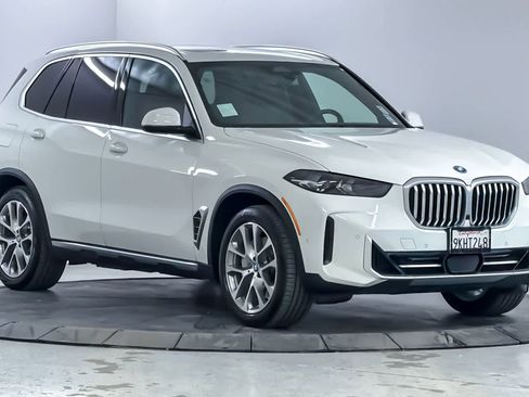 Used 2024 BMW X5 xDrive50e AWD/4WD image 9