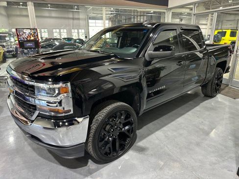 Used 2017 Chevrolet Silverado 1500 LT w/ LT Fleet Plus Package AWD/4WD image 10