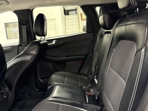Used 2024 Ford Escape SE image 12