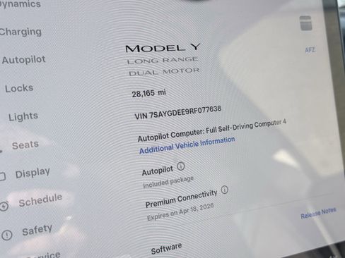 Used 2024 Tesla Model Y Long Range image 3