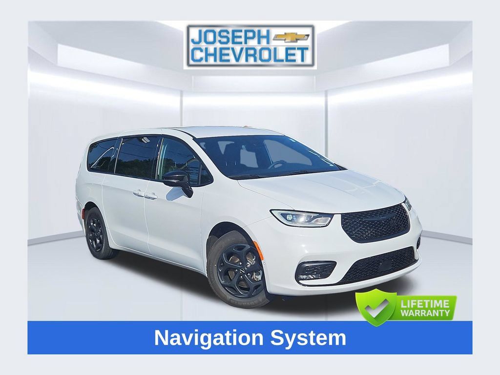 Used 2024 Chrysler Pacifica Limited FWD 360° Tour