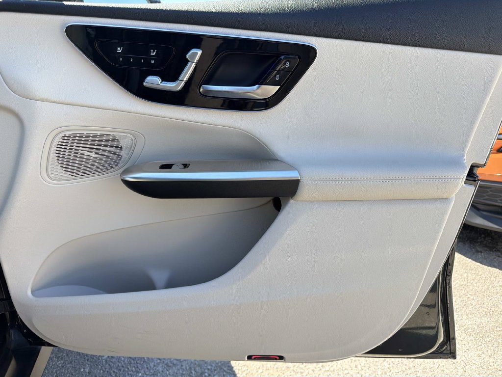 Used 2026 Mercedes-Benz GLC 300 image 14