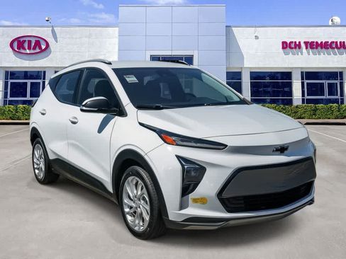 Used 2022 Chevrolet Bolt EUV LT w/ Driver Confidence Package FWD image 3
