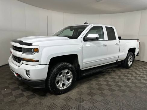 Used 2018 Chevrolet Silverado 1500 LT w/ All Star Edition image 7