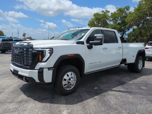 Certified 2026 GMC Sierra 3500 Denali Ultimate AWD/4WD image 8