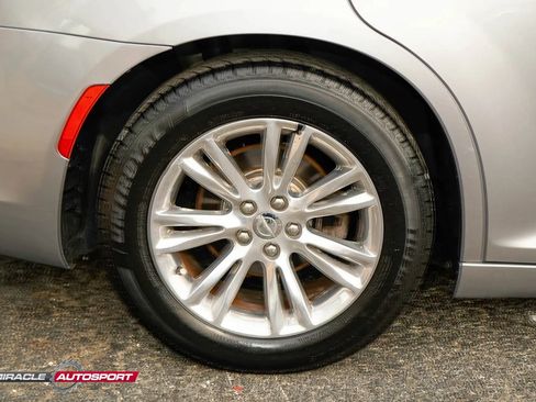 Used 2017 Chrysler 300 Limited w/ Driver Convenience Group image 11