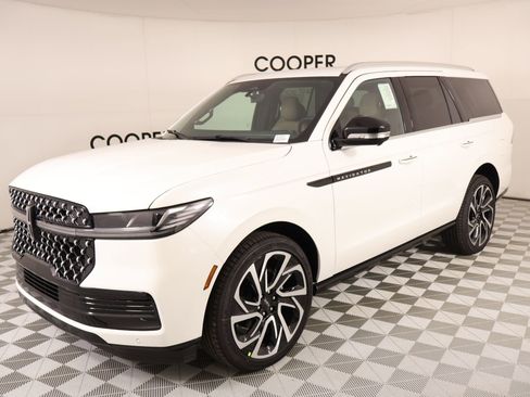 New 2026 Lincoln Navigator Black Label AWD/4WD image 10