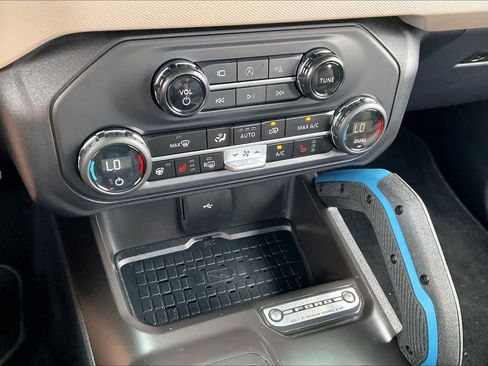 Used 2024 Ford Bronco Wildtrak AWD/4WD image 30