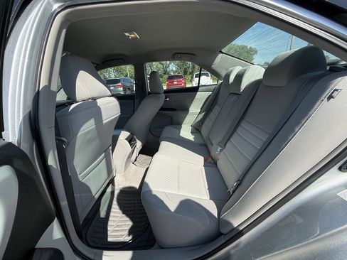 Used 2015 Toyota Camry LE FWD image 27