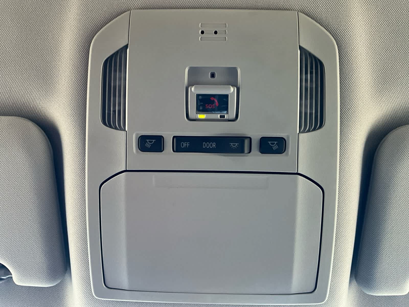 Used 2023 Toyota Highlander LE FWD image 22