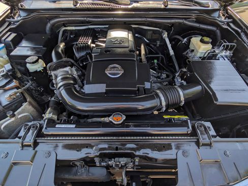 Used 2016 Nissan Frontier SV AWD/4WD image 19