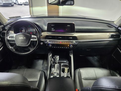 Used 2022 Kia Telluride EX w/ EX Premium Package image 17