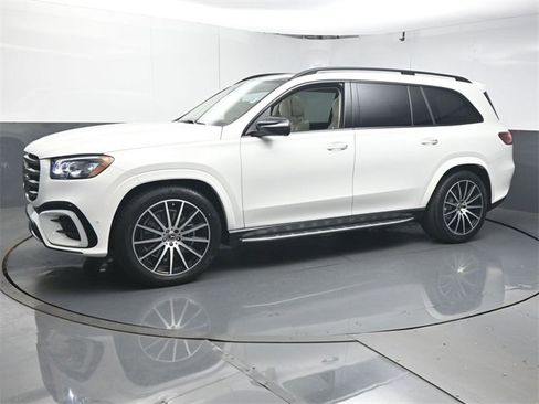 New 2026 Mercedes-Benz GLS 450 4MATIC image 4