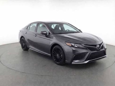Used 2023 Toyota Camry XSE FWD image 4