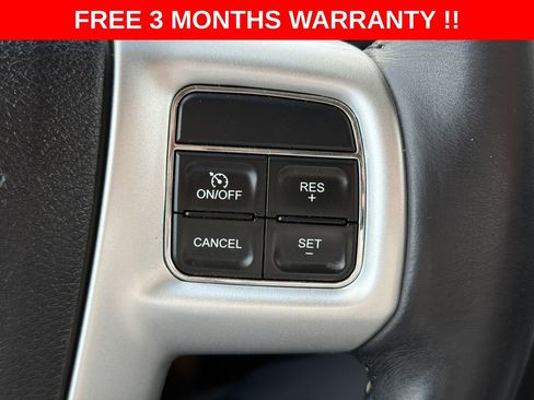 Used 2016 Chrysler Town & Country Touring image 42