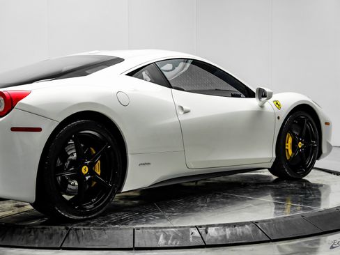 Used 2015 Ferrari 458 Italia Coupe image 18