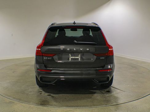 Used 2023 Volvo XC60 B5 Plus w/ Climate Package AWD/4WD image 4