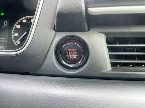 Used 2024 Honda Pilot Touring image 32