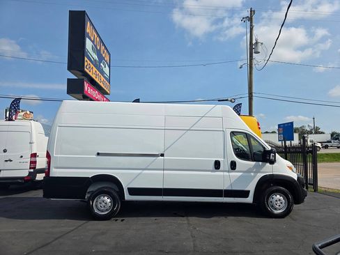 Used 2023 RAM ProMaster 3500 w/ Lane Management Group FWD image 3