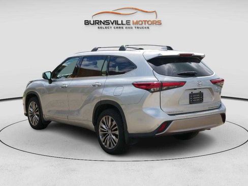 Used 2020 Toyota Highlander Platinum image 5