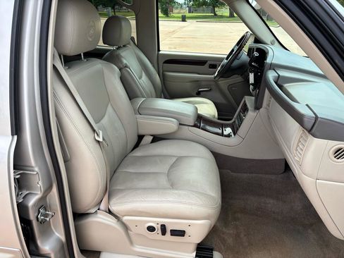 Used 2005 Cadillac Escalade 2WD image 8