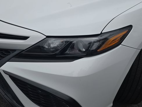 Used 2021 Toyota Camry SE image 32