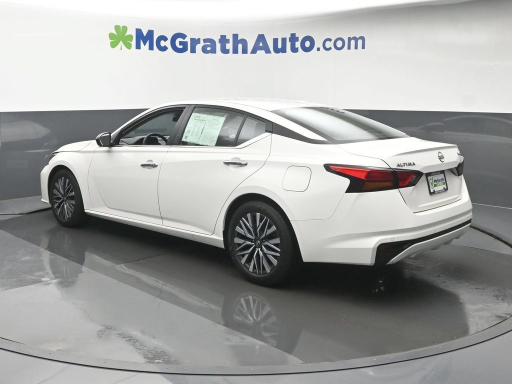 Used 2025 Nissan Altima 2.5 SV FWD image 24