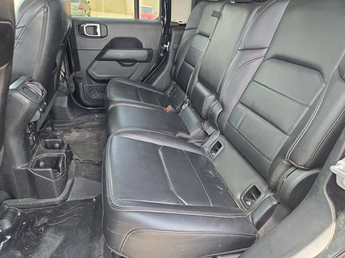 Used 2021 Jeep Gladiator Overland AWD/4WD image 21