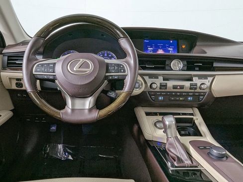 Used 2017 Lexus ES 350 w/ Premium Package image 17