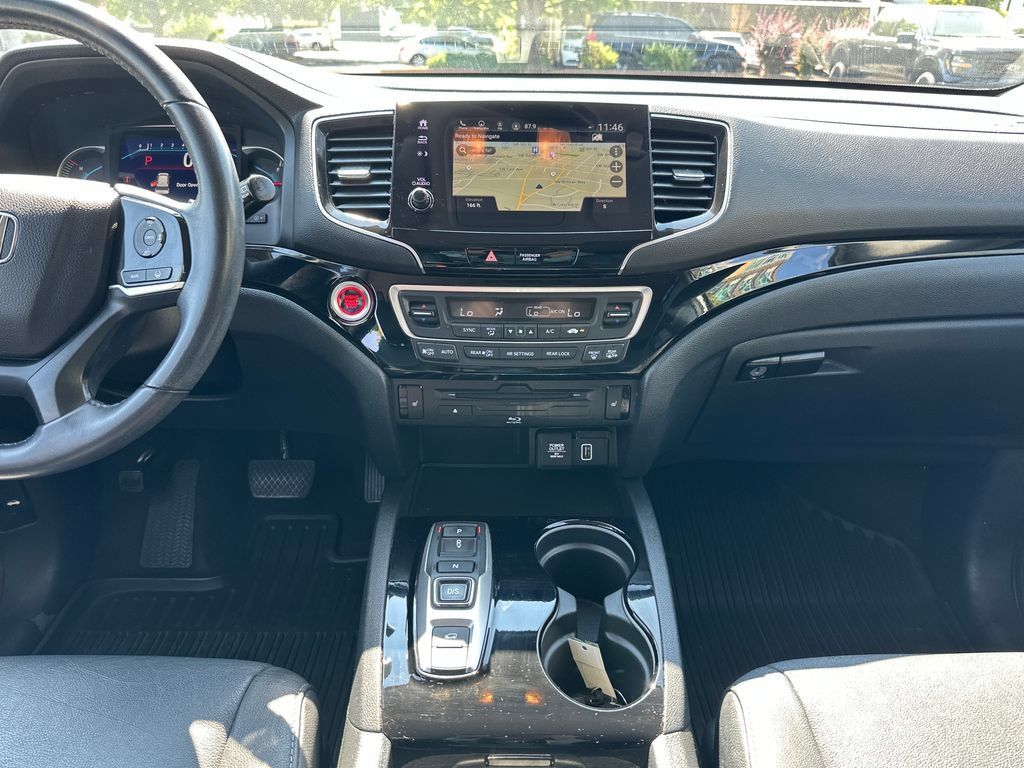 Used 2022 Honda Pilot Touring image 16