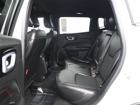 Used 2025 Jeep Compass Trailhawk AWD/4WD image 25