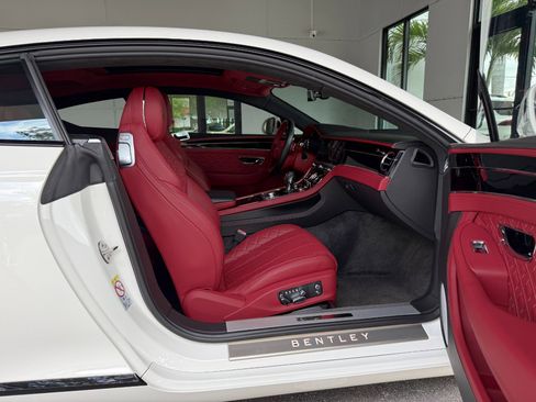 Used 2021 Bentley Continental GT AWD/4WD image 29