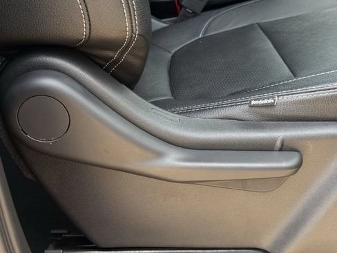 Used 2019 Chevrolet Silverado 1500 LT w/ Texas Edition AWD/4WD image 32