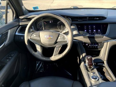 Used 2022 Cadillac XT5 Premium Luxury w/ LPO, Floor Liner Package image 4