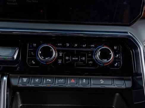 Used 2025 GMC Sierra 2500 Denali Ultimate image 27