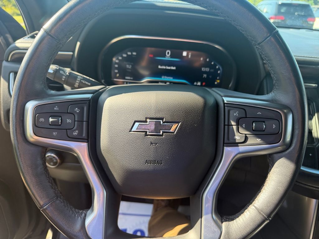 Certified 2022 Chevrolet Tahoe Z71 w/ Luxury Package AWD/4WD image 15