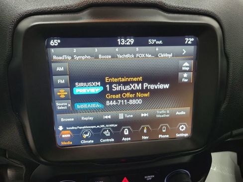 Used 2023 Jeep Renegade Limited image 41