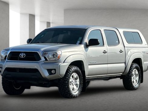 Used 2015 Toyota Tacoma 4x4 Double Cab w/ TRD Off-Road Package image 8