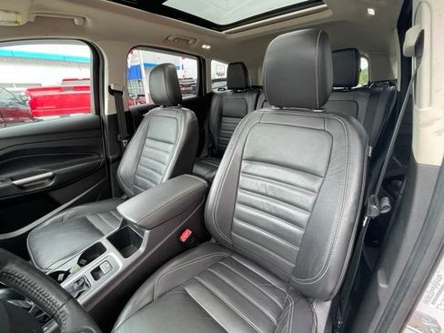Used 2019 Ford Escape Titanium FWD image 18