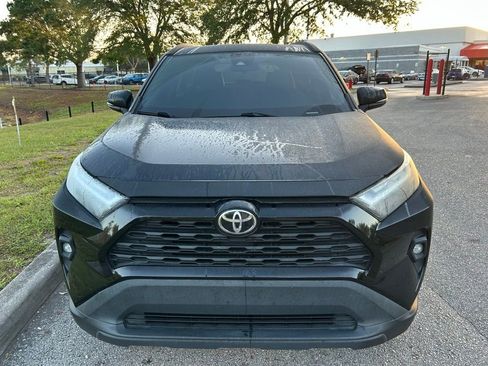 Used 2022 Toyota RAV4 XLE Premium image 8