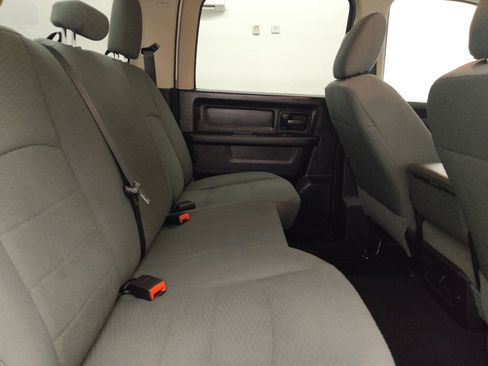 Used 2018 RAM 1500 Express image 19