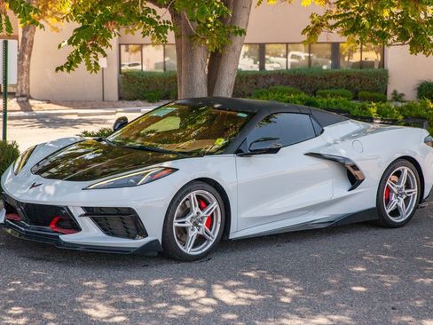 Used 2021 Chevrolet Corvette Stingray Premium Conv w/ Z51 Performance Package image 9