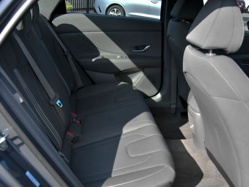 Used 2024 Hyundai Elantra SEL image 40