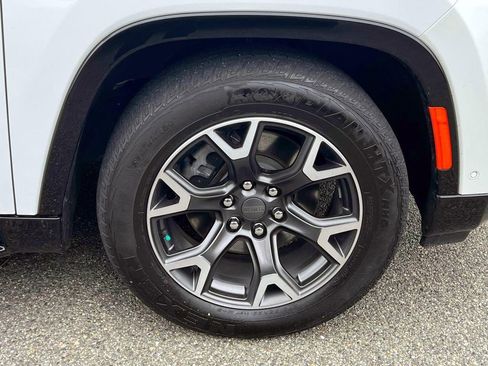 Used 2023 Jeep Wagoneer Series III w/ Convenience Group I image 10