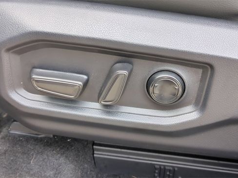 Used 2025 Toyota Tundra Platinum image 11