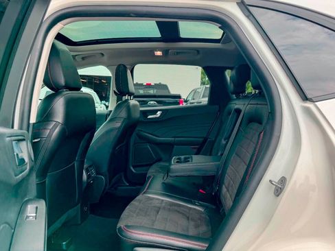 Used 2022 Ford Escape SEL w/ SEL Stealth AWD Package image 15