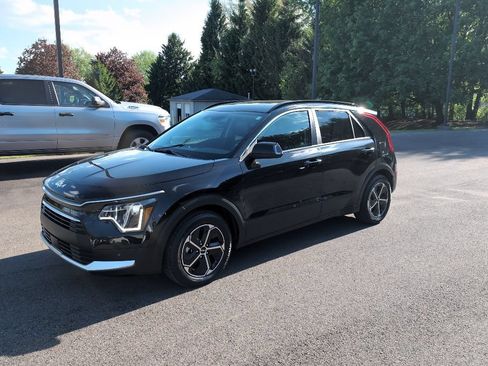 Used 2023 Kia Niro EX FWD image 21